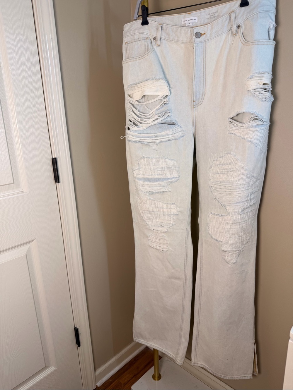 NWOT Good American “The Khloe Jean” Distressed Wide Leg Jeans 🤍👖